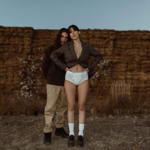 G-Presets - From the Daisies – Gói preset mang sắc màu cổ điển tạo nên những câu chuyện lãng mạn (xmp/acr) O53V32 14 g presets from the daisies goi preset mang sac mau co dien tao nen nhung cau chuyen lang man 0