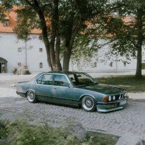 Mike Crawat 2024 35mm Film Look Presets *NEW* – Gói preset hoài cổ của phim 35mm dành cho ảnh về xe hơi - ô tô - thiên nhiên - chân dung (xmp/acr, dng) K43L55 34 mike crawat 2024 35mm film look presets nencyha.com 12