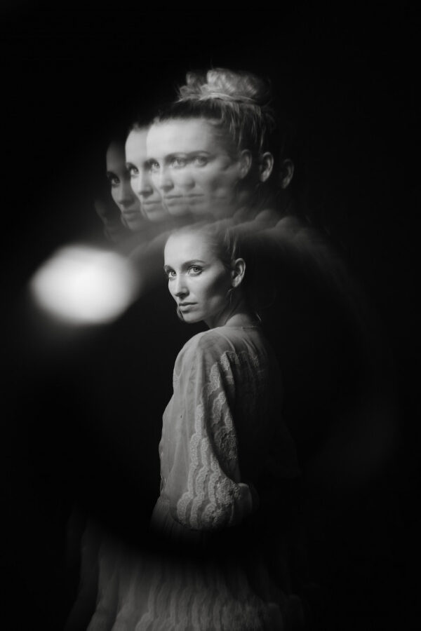 DVLOP – Nirav Patel – Lotus BW — Bộ sưu tập Presets màu đơn sắc cảm hứng từ các tác phẩm nhiếp ảnh những năm 60 và 70 (xmp/acr) P103L84
